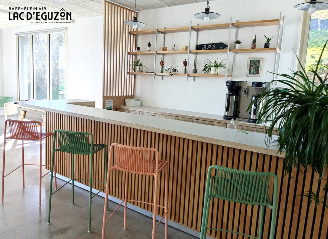 salle café bar BPA lac Eguzon 1