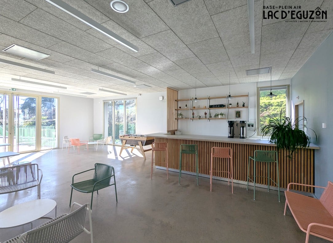 salle café bar BPA lac Eguzon 2