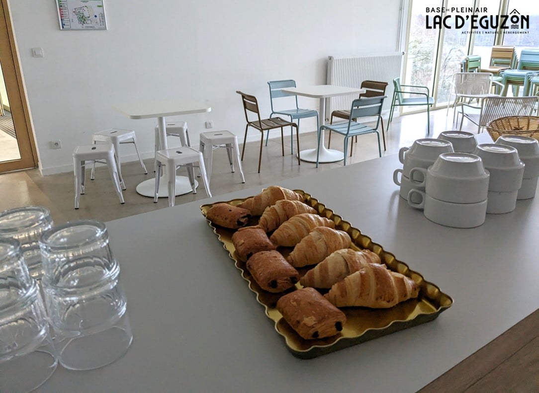 salle café bar BPA lac Eguzon 3